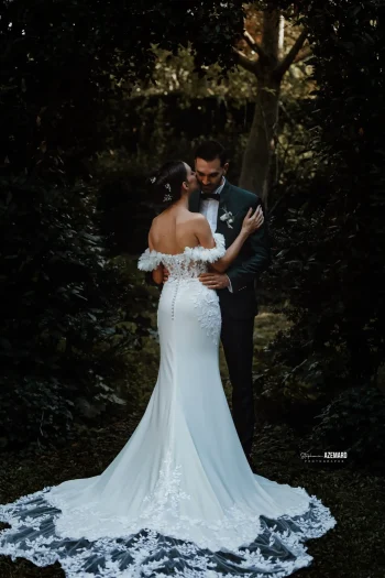 Couple de mariés au Domaine du Petit Malherbes, photographié par Stéphanie Azémard.
